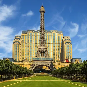 Отель The Parisian